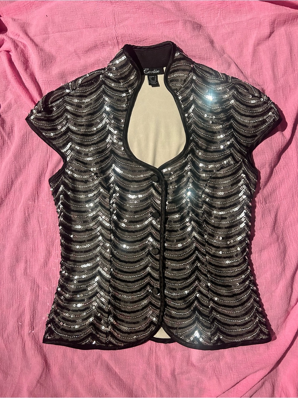 Vintage Unique ‘Cartise’ Button-up Sleeveless Sequin Top